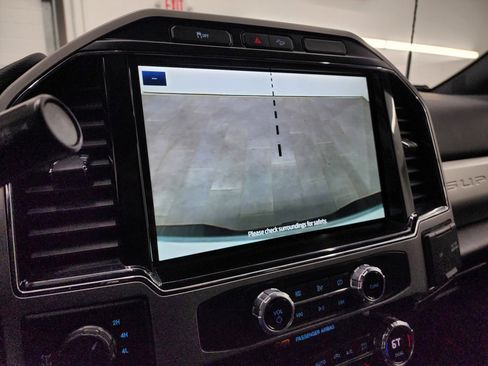 Used 2022 Ford F250 Lariat w/ Chrome Package image 16