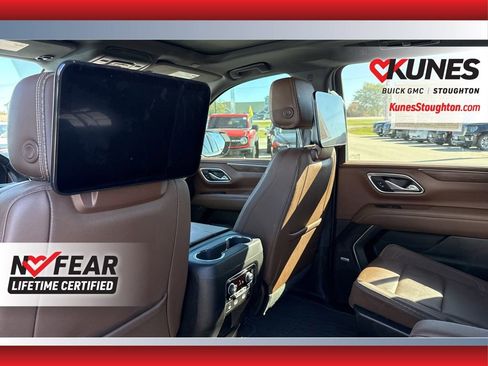Used 2024 Chevrolet Suburban High Country image 40