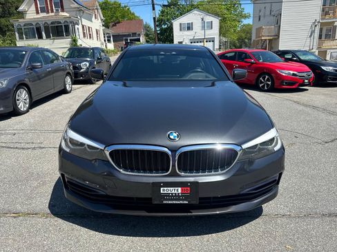 Used 2019 BMW 530i xDrive w/ Convenience Package AWD/4WD image 3