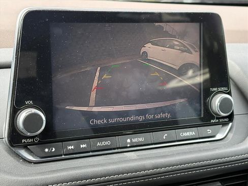 Used 2021 Nissan Rogue S image 9