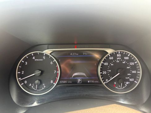 Used 2021 Nissan Sentra SV FWD image 10