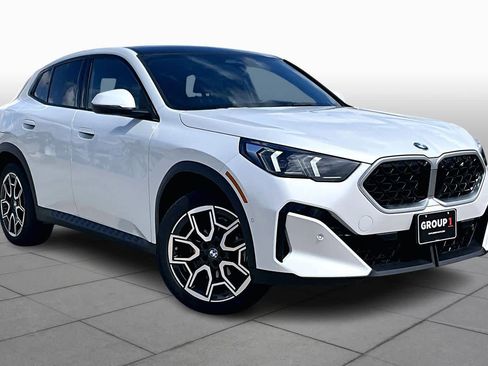Used 2026 BMW X2 xDrive28i image 3