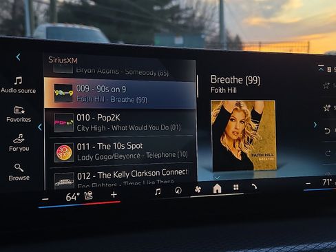 Used 2025 BMW 330i xDrive Sedan w/ M Sport Package image 18