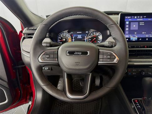 Used 2024 Jeep Compass Latitude w/ Convenience Group image 12