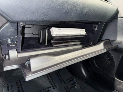 Used 2017 Lexus ES 350 w/ Luxury Package image 32