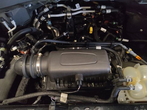 Used 2022 Ford Explorer XLT w/ Equipment Group 202A RWD image 30