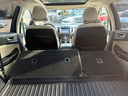 Used 2018 Ford Edge Titanium w/ Equipment Group 301A FWD image 15