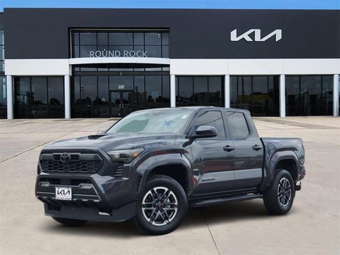 Used 2024 Toyota Tacoma TRD Sport image 1