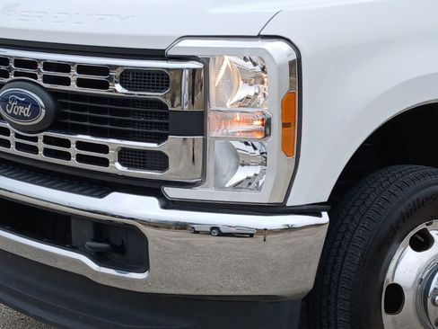 Used 2023 Ford F350 XLT image 33