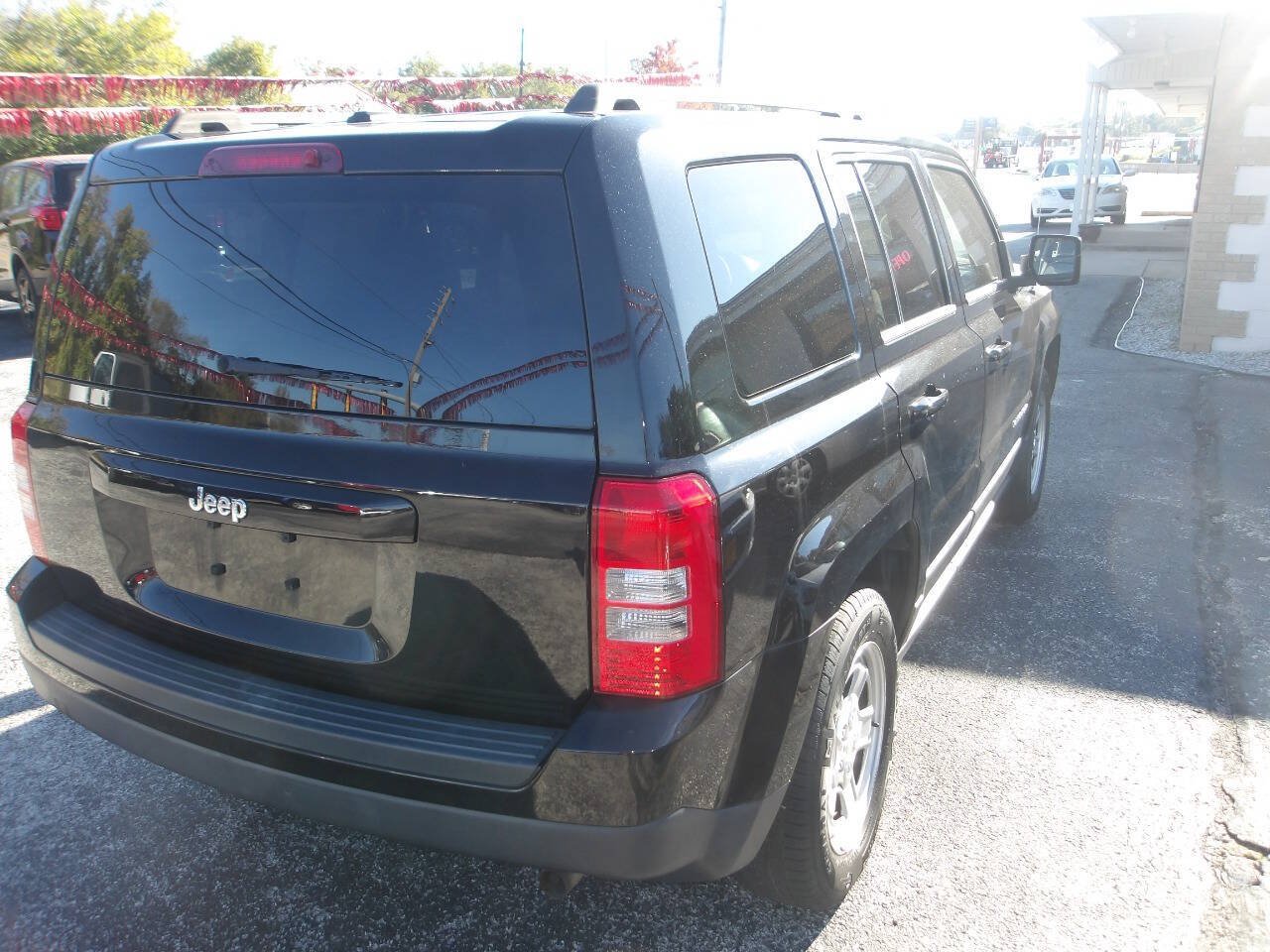 Used 2016 Jeep Patriot Sport w/ Power Value Group FWD image 8