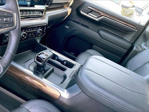 Used 2023 Chevrolet Silverado 1500 LT Trail Boss w/ LT Trail Boss Premium Package image 16