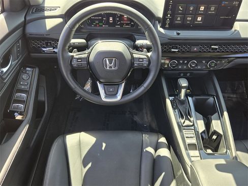 Used 2025 Honda Accord Touring image 14