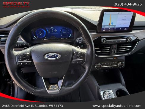 Used 2020 Ford Escape Titanium image 26