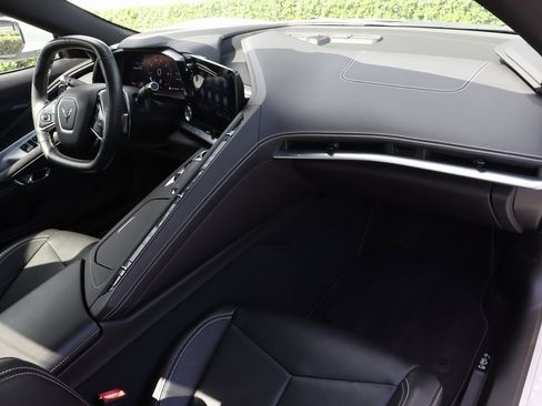 Used 2021 Chevrolet Corvette Stingray Convertible w/ 1LT image 18