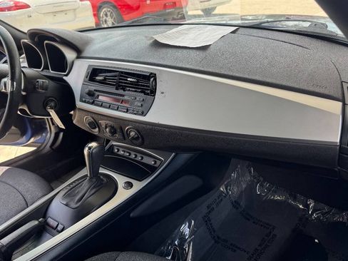 Used 2007 BMW Z4 3.0i RWD image 12