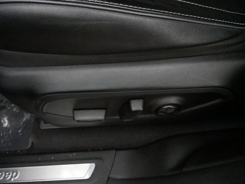 Used 2023 Jeep Grand Cherokee L Overland image 20