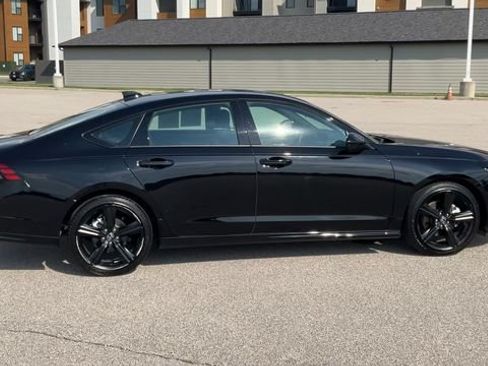 Certified 2025 Honda Accord Sport image 9