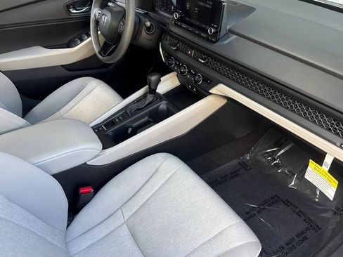 Used 2023 Honda Accord EX image 33