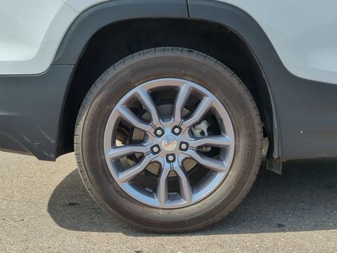 Used 2023 GMC Terrain SLT w/ LPO, Floor Liner Package AWD/4WD image 32