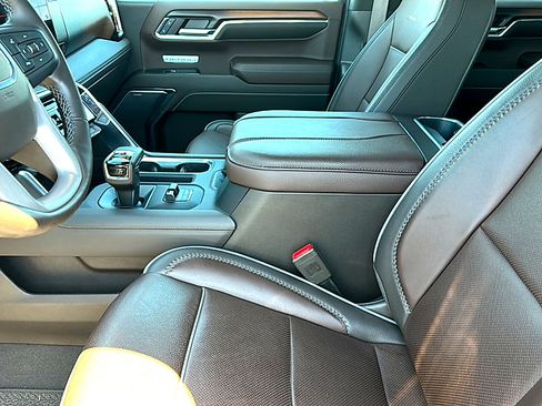 Used 2024 GMC Sierra 1500 Denali w/ Denali Reserve Package AWD/4WD image 13