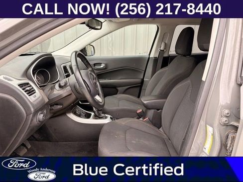 Used 2019 Jeep Compass Sport image 9