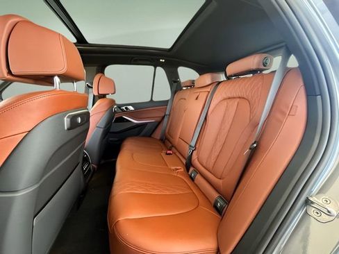 Used 2026 BMW X5 sDrive40i w/ M Sport Package image 23