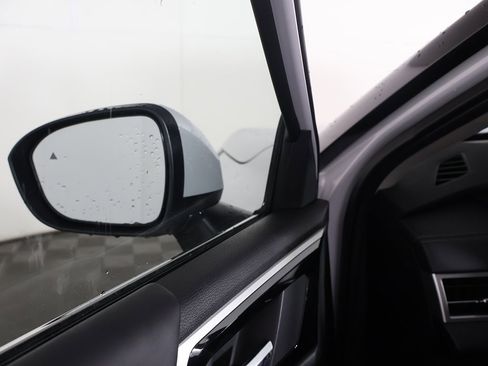 New 2026 Mitsubishi Outlander SE image 38