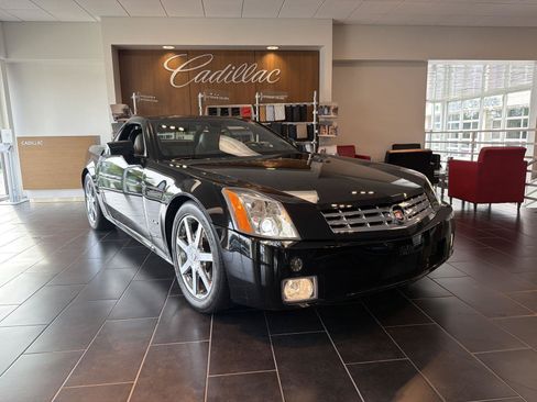 Used 2006 Cadillac XLR RWD image 7