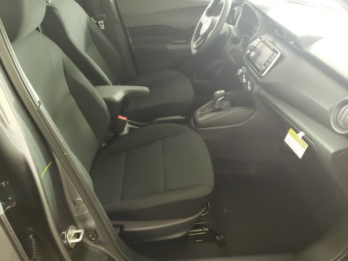 New 2025 Nissan Kicks Play S image 13