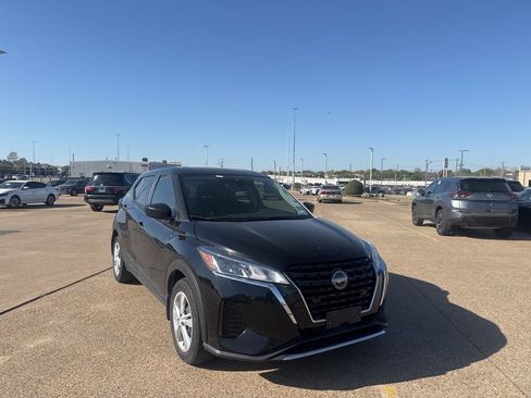 Certified 2023 Nissan Kicks S image 2