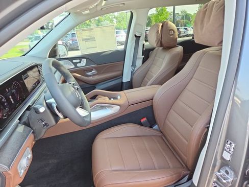 New 2026 Mercedes-Benz GLS 450 4MATIC image 28