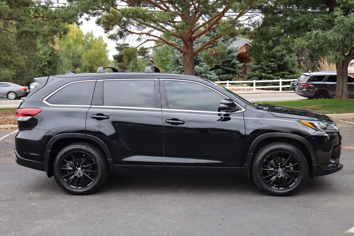 Used 2019 Toyota Highlander SE AWD/4WD image 3