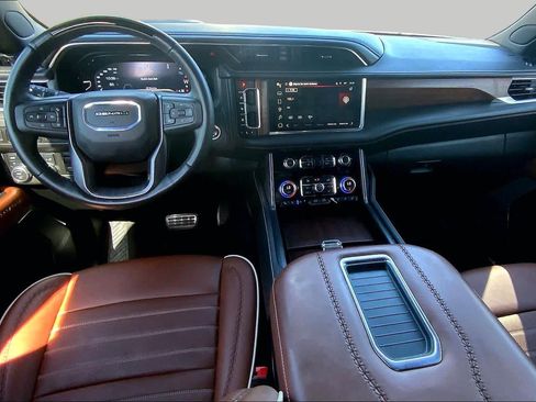 Used 2024 GMC Yukon XL Denali Ultimate AWD/4WD image 16
