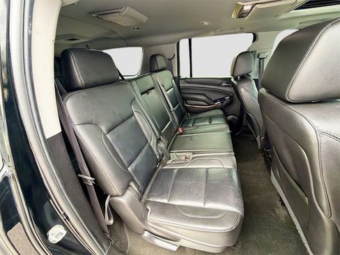 Used 2015 Chevrolet Suburban LT image 34