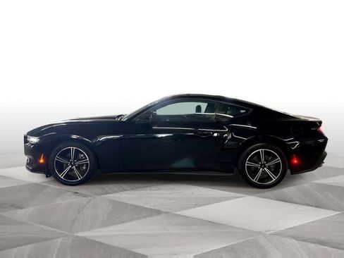 Used 2024 Ford Mustang Coupe RWD image 5
