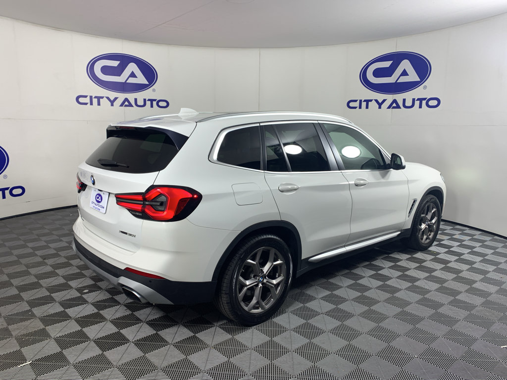 Used 2022 BMW X3 xDrive30i w/ Convenience Package AWD/4WD image 3