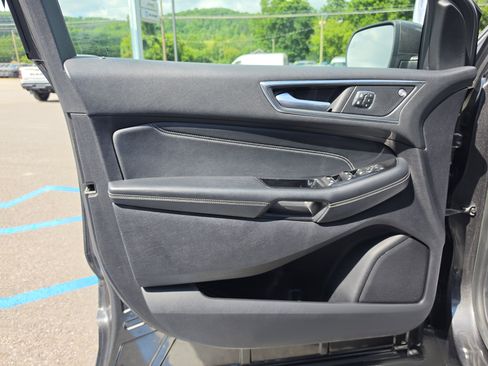 Used 2019 Ford Edge Titanium w/ Cold Weather Package AWD/4WD image 16