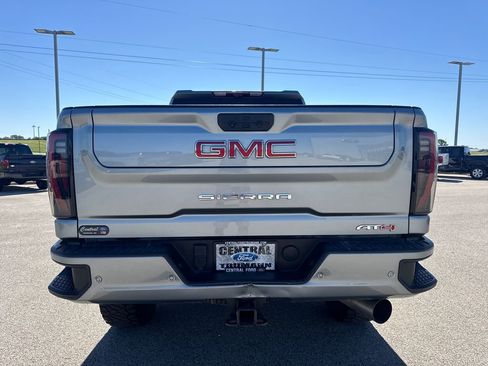 Used 2024 GMC Sierra 2500 AT4 w/ AT4 Premium Plus Package AWD/4WD image 5