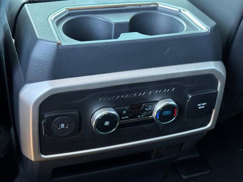 New 2024 Ford Expedition XLT image 13