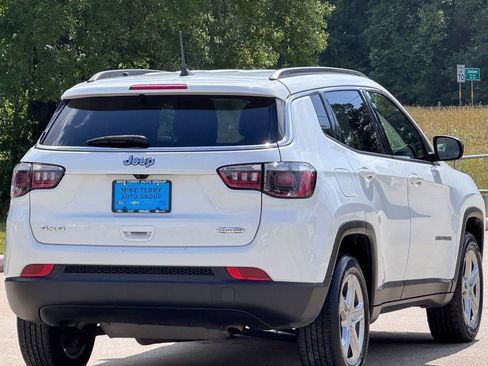 Used 2024 Jeep Compass Latitude AWD/4WD image 12