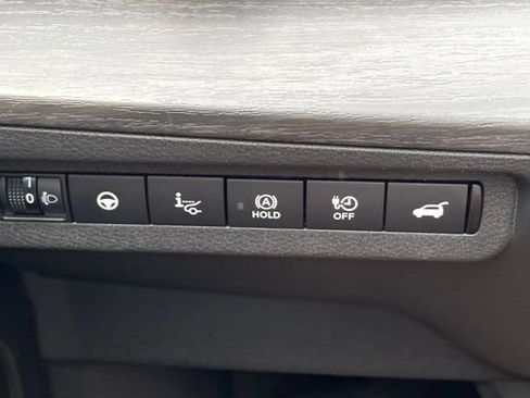 Used 2024 Nissan Ariya AWD image 14