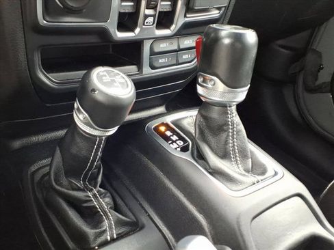 Used 2021 Jeep Wrangler Unlimited Sahara w/ Cold Weather Group image 15