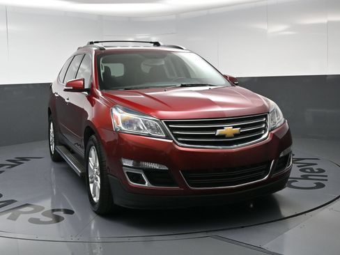 Used 2015 Chevrolet Traverse LT w/ Style and Technology Package AWD/4WD image 3