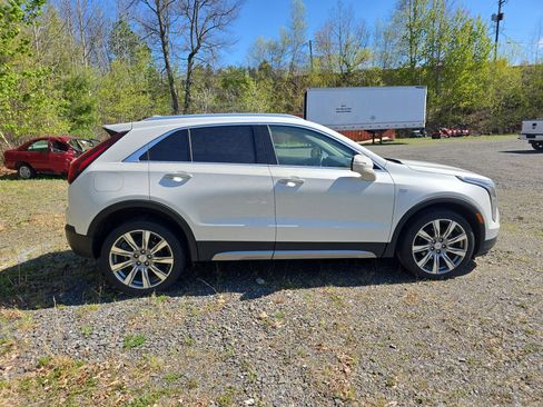Used 2023 Cadillac XT4 Premium Luxury w/ Cold Weather Package AWD/4WD image 2