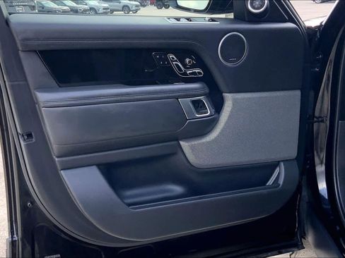 Used 2020 Land Rover Range Rover HSE image 21
