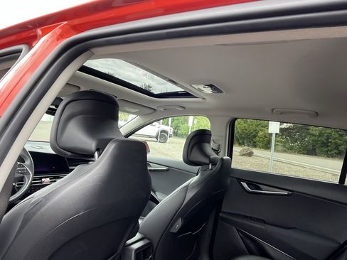 Used 2023 Kia Niro Wave w/ Wave Preserve Package FWD image 15