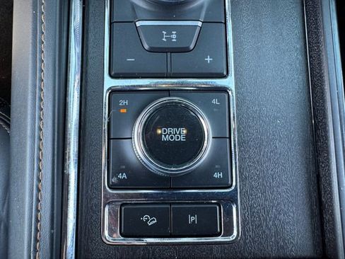 Used 2022 Ford Expedition Platinum AWD/4WD image 32