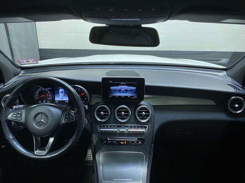 Used 2019 Mercedes-Benz GLC 300 4MATIC image 10
