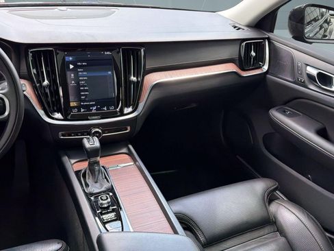 Used 2020 Volvo V60 T5 Cross Country w/ Protection Package Premier AWD/4WD image 28