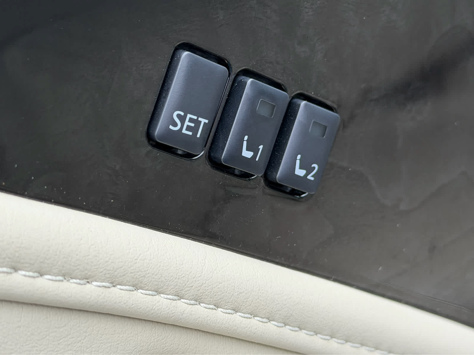 Used 2024 INFINITI QX80 Sensory AWD/4WD image 9